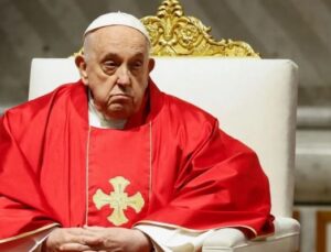Papa Francis Hayatını Kaybetti