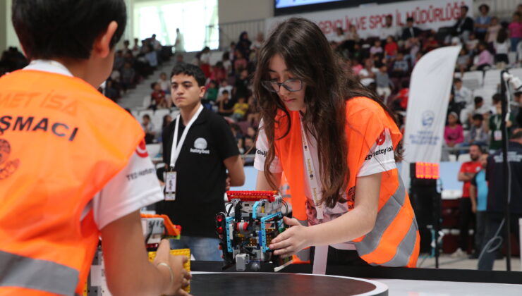 “Hataybot Robot Yarışması”nda dereceye girenler ödüllendirildi
