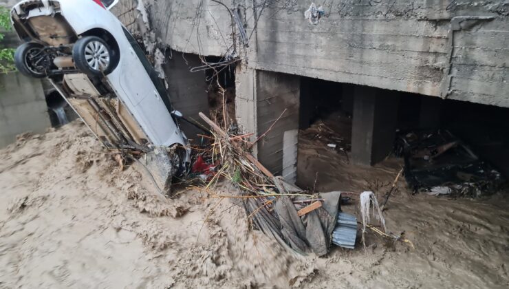 Osmaniye’de sağanak nedeniyle Bülbül Deresi taştı