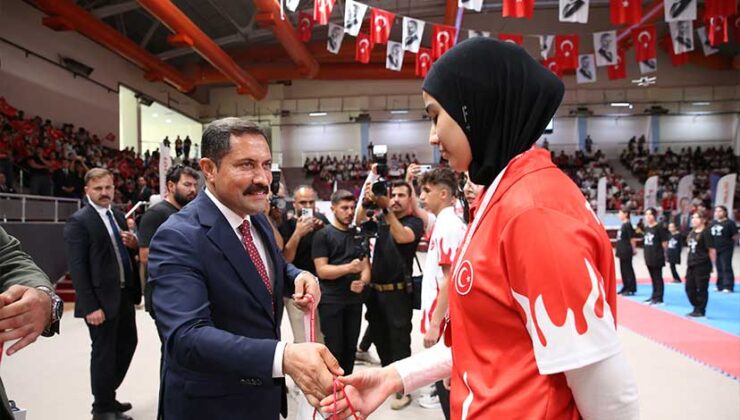 Adana ve Çevre İllerinde 19 Mayıs Coşkuyla Kutlandı