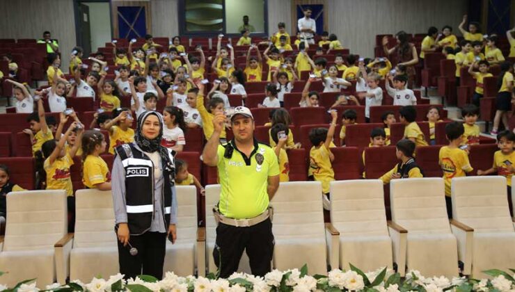 Hatay’ın Arsuz ilçesinde 380 öğrenci “Trafik Dedektifi” oldu!