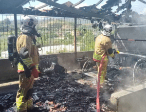 Defne’de Yangın Çıkan Evde Hasar Meydana Geldi