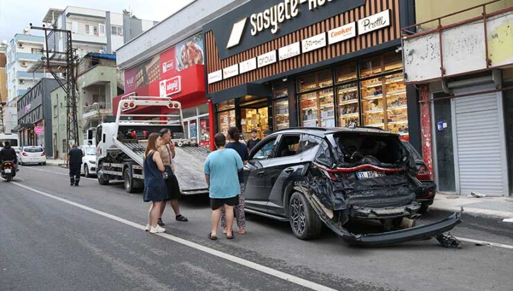 Hatay’da Freni Bozulan İş Makinesi 4 Araca Çarptı