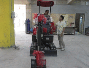 Gaziantepli işletmeci ülkesine dönen Suriyeli işçisine iş makinesi hediye etti