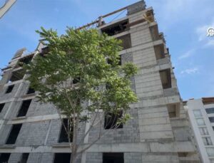 Adıyaman’da bir binanın 6’ıncı katından düşen inşaat işçisi hayatını kaybetti.