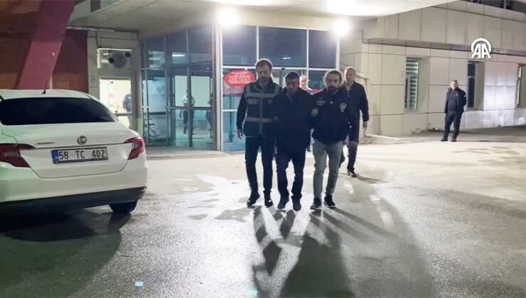 Sivas’ta İki Kardeşi Öldüren Zanlı Adliyeye Sevk Edildi