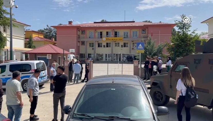 Giresun’da lisede silahlı saldırıya uğrayan geçici işçi statüsündeki 2 kız kardeşten biri öldü