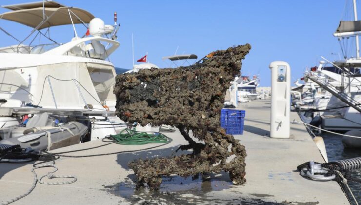 Mersin’de Denizden Araç Lastiği, Alışveriş Sepeti ve Çok Sayıda Atık Çıkarıldı