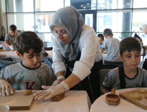 Hatay’da 1200 öğrenciye tescilli kömbenin yapımı öğretildi