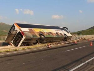Bingöl Karlıova’da Yolcu Otobüsü Devrildi: 3 Kişi Ağır Yaralandı