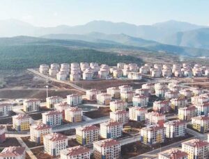 Bakan Kurum, Hatay’ın Hassa ilçesindeki deprem konutlarının görüntülerini paylaştı