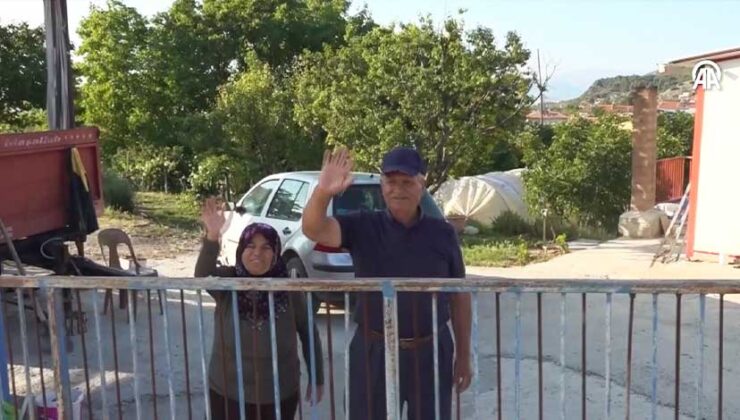 Burdur’da Yaşlı Çift Arazilerini Jandarmaya Bağışladı: “Artık Çok Evladımız Var”