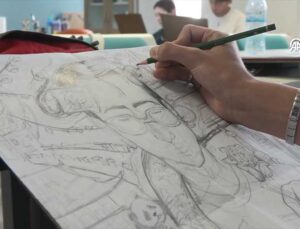 Depremzede Genç Mustafa Çağkan, Çizdiği Resimle Çin Seyahatini Kazandı