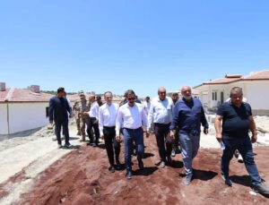 Arsuz’da Kırsal Afet Konutlarının Yapımı Tüm Hızıyla Sürüyor