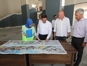 Vali Masatlı, Reyhanlı’da Yapımı Süren Sağlık Merkezleri ve Halk Kütüphanesini İnceledi