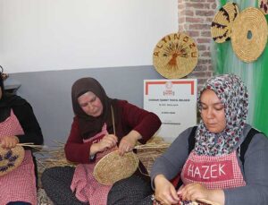 Hatay’da Buğday Saplarıyla Yapılan Tescilli Cimemi Sanatı Kurslarla Geleceğe Taşınıyor