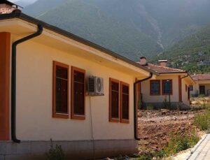 Hatay’da Köy Evleri Teslim Edilen Depremzedeler Bayrama Yeni Yuvalarında Giriyor