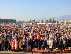 İskenderun Teknik Üniversitesi’nde Mezuniyet Coşkusu: Kep Atıldı, Umutlar Yükseldi