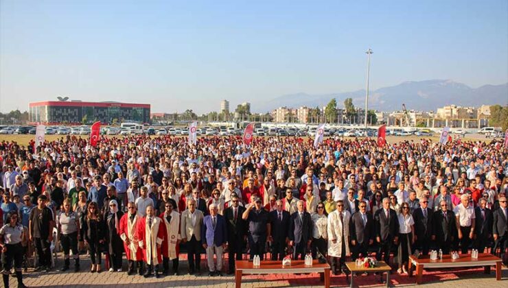 İskenderun Teknik Üniversitesi’nde Mezuniyet Coşkusu: Kep Atıldı, Umutlar Yükseldi