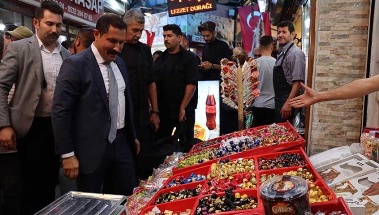 Hatay Uzun Çarşı’da Bayram Yoğunluğu: Esnaf Geçici Taşınma Öncesi Alışverişi Ağırladı