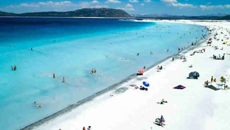 Türkiye’nin Maldivler’i Salda Gölü, Bayramda Ziyaretçilerini Bekliyor