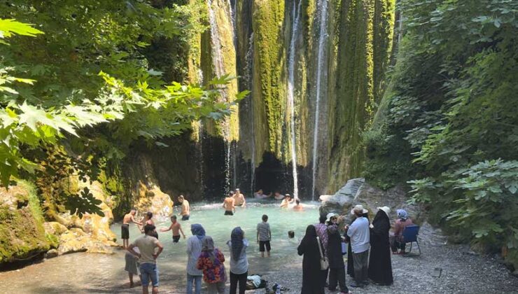Doğu Akdeniz Kavruluyor: Hissedilen Sıcaklık 43 Dereceyi Aştı, Mesire Alanları ve Sahiller Doldu