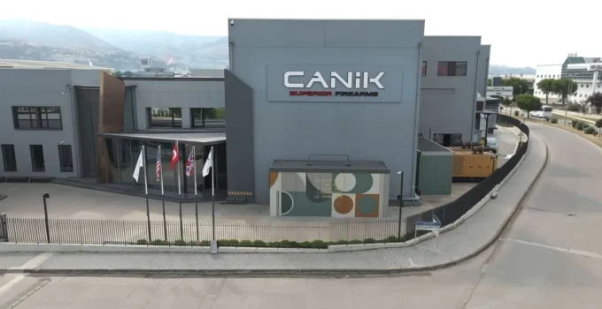 CANiK İmzalarıyla IDEF 2025’e Damga Vurdu: SYS Grup 3 Ülkeyle Stratejik Anlaşma Yaptı