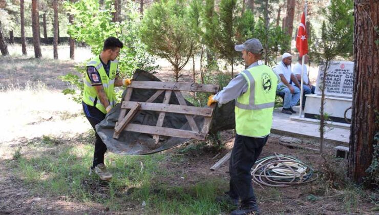 Hatay’da Mezarlıklarda Bakım Seferberliği: 15 İlçede Temizlik Çalışması