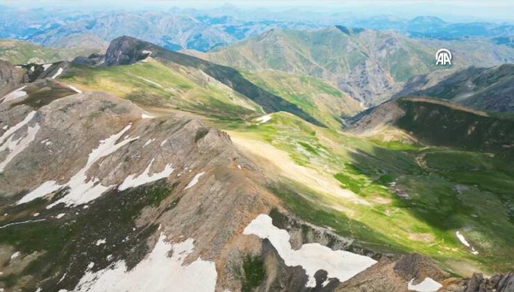 Tunceli’de 3 Bin Metrede Doğa Güzelliği: Buyer Gölü Ziyaretçilerini Büyülüyor