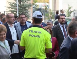 AK Parti’ye Geçen 9 Belediye Başkanına Rozetleri Takıldı