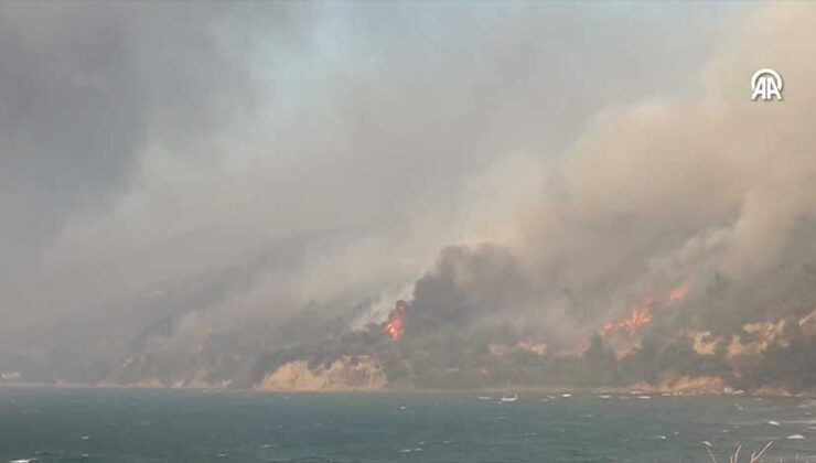 Çanakkale Kepez’de Orman Yangını: 2 Binden Fazla Kişi Tahliye Edildi, Müdahale Sürüyor