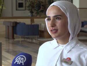 YKS Çıkışında Babasının Çiçekle Karşıladığı Çimen, Hayalindeki Bölüme Yerleşti