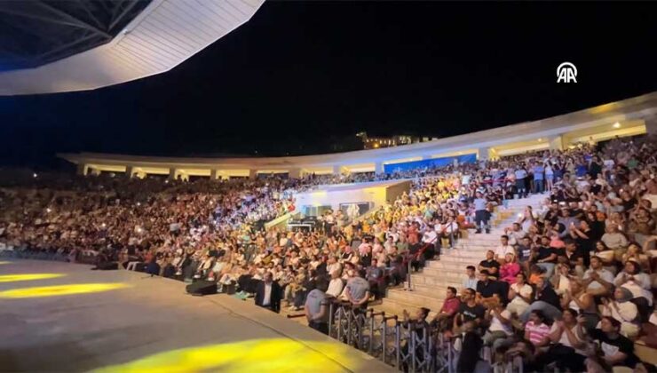 Kıraç, Antakya’da Unutulmaz Bir Konser Verdi