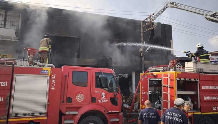 İskenderun’da Mobilya Atölyesinde Çıkan Yangın Söndürüldü