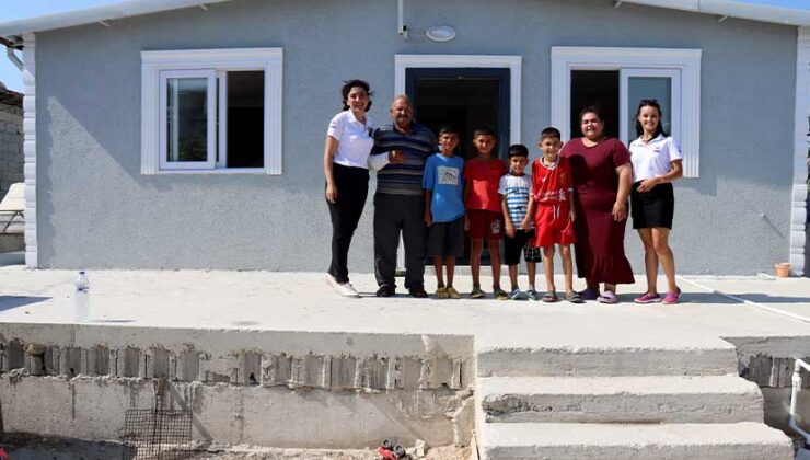 Hatay’da Üvey Kardeşlerine de Annelik Yapan Nuriye’nin Evi Yeniden İnşa Edildi