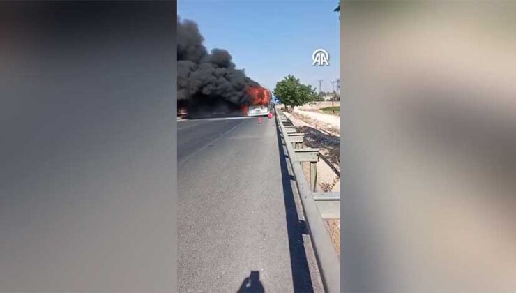 Şanlıurfa’da Seyir Halindeki Halk Otobüsü Alev Aldı: 14 Yolcu Kurtarıldı