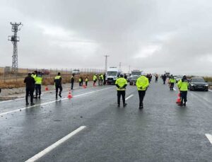 Aksaray’da feci kaza: 2 asker şehit oldu, 1 kişi hayatını kaybetti