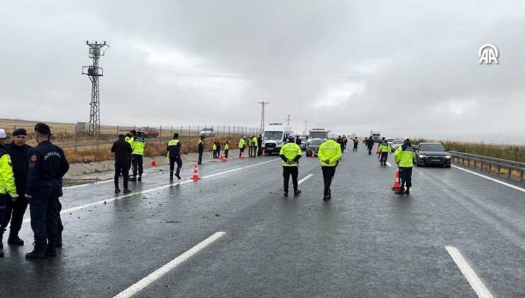 Aksaray’da feci kaza: 2 asker şehit oldu, 1 kişi hayatını kaybetti
