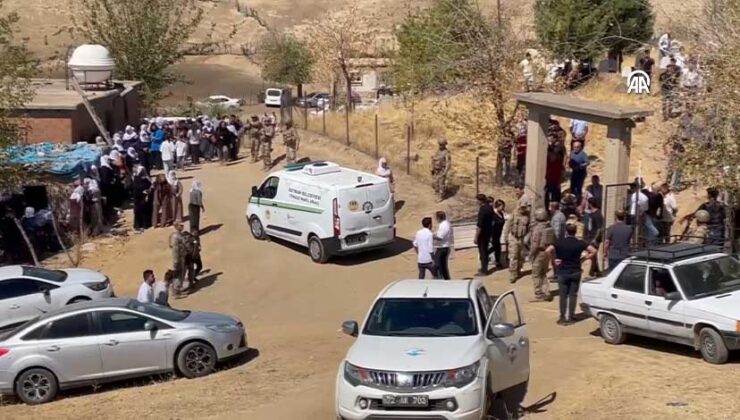 Batman’da Silahlı Saldırıda Hayatını Kaybeden Anne, Baba ve 2 Çocuk Toprağa Verildi