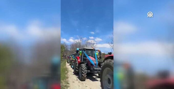 Kastamonu’da Üniversiteli Çift, Tarlada Omuz Omuza Çalışıyor