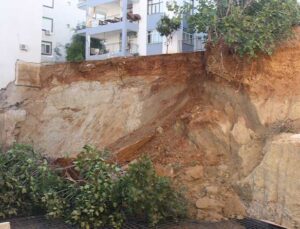 Antalya’da Göçük Meydana Gelen İnşaat Mühürlendi: İkinci Göçük Kamerada