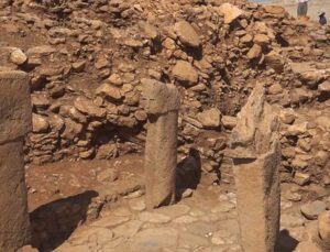 Karahantepe’deki Yeni Buluntu, T Biçimli Dikilitaşların “İnsan” Olduğunu Kanıtladı