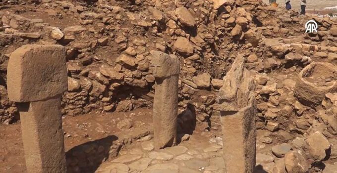 Karahantepe’deki Yeni Buluntu, T Biçimli Dikilitaşların “İnsan” Olduğunu Kanıtladı