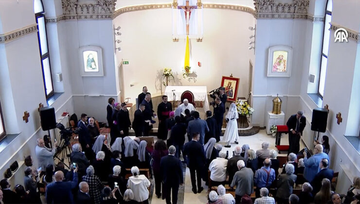 Papa 14. Leo, İstanbul’da Yoksulların Küçük Kız Kardeşleri Huzurevi’ni Ziyaret Etti