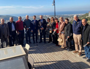 Belen Kaymakamı Onur Şan, 24 Kasım öncesi emekli öğretmenlerle buluştu