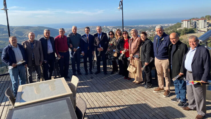 Belen Kaymakamı Onur Şan, 24 Kasım öncesi emekli öğretmenlerle buluştu