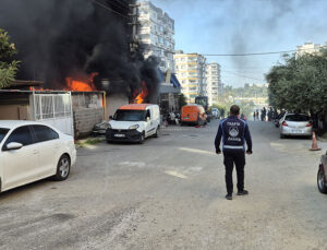 İskenderun’da apartman altındaki depoda yangın: Kısa sürede söndürüldü