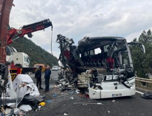 Osmaniye’de otobüs tıra çarptı: 7 ölü, 11 yaralı | Yolcu konuştu