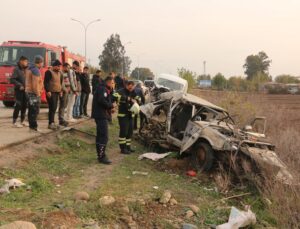 Hatay Kırıkhan’da otomobil minibüsle çarpıştı: 2 yaralı
