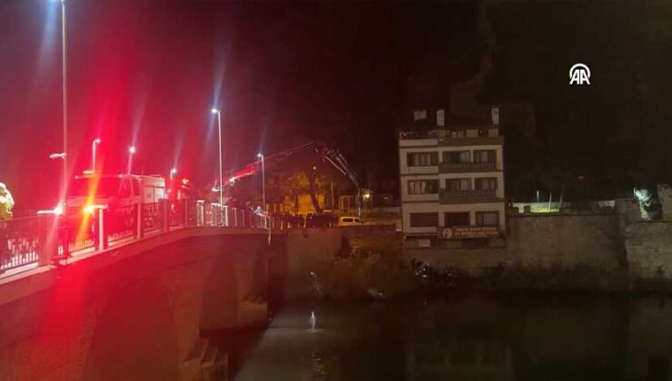 Amasya’da Feci Kaza: Otomobil Yeşilırmak’a Düştü, 1 Ölü 1 Yaralı